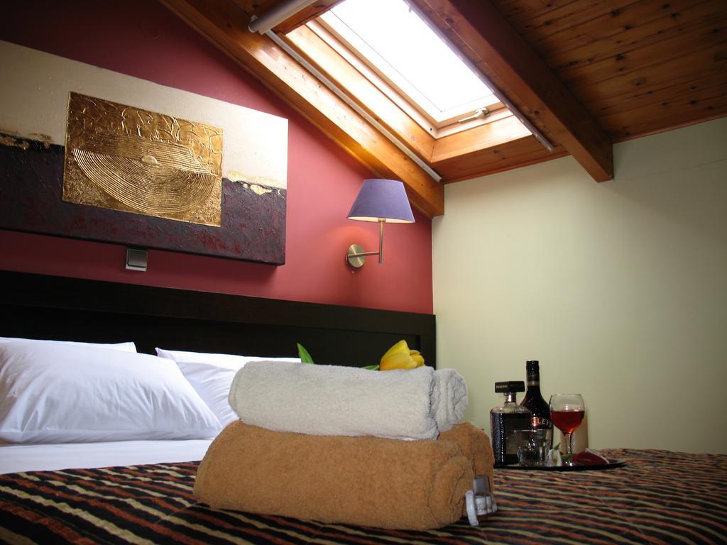 Hotel Prigipikon Suites And Sofites Loutra Ipatis Buitenkant foto