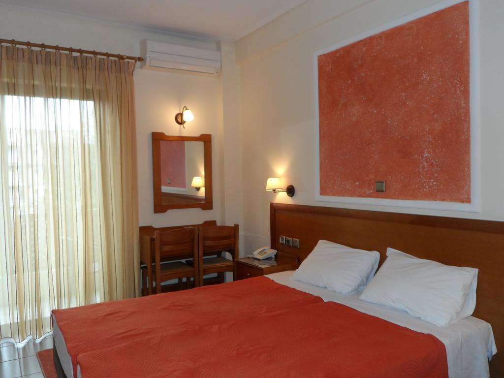 Hotel Prigipikon Suites And Sofites Loutra Ipatis Buitenkant foto