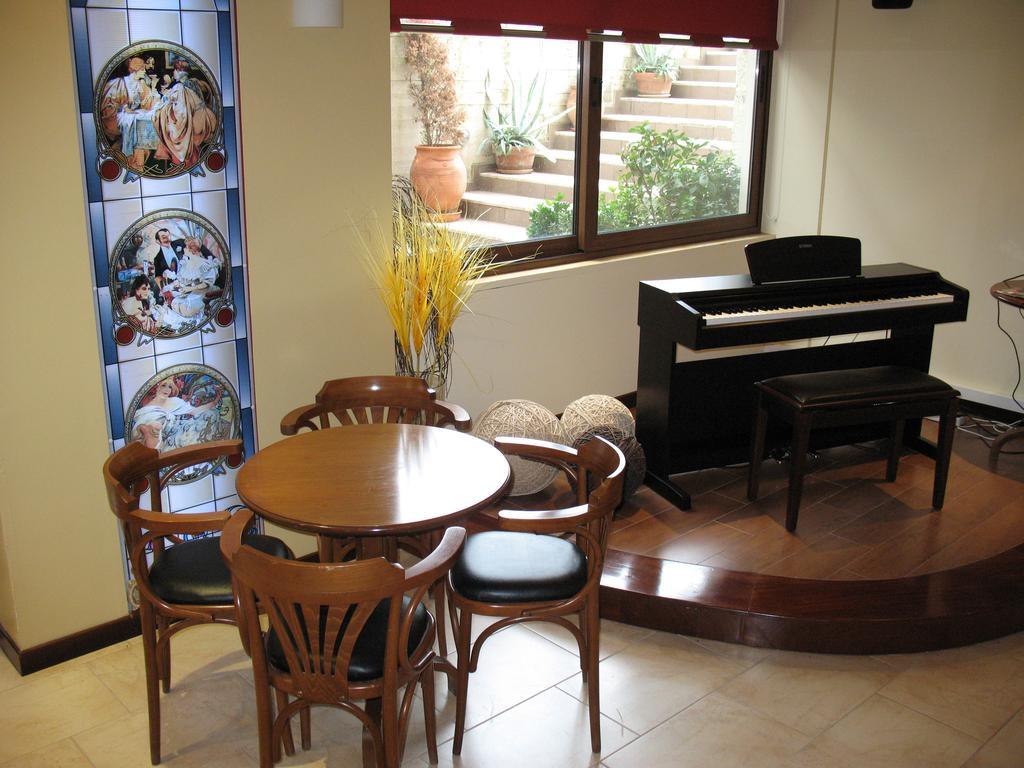 Hotel Prigipikon Suites And Sofites Loutra Ipatis Buitenkant foto
