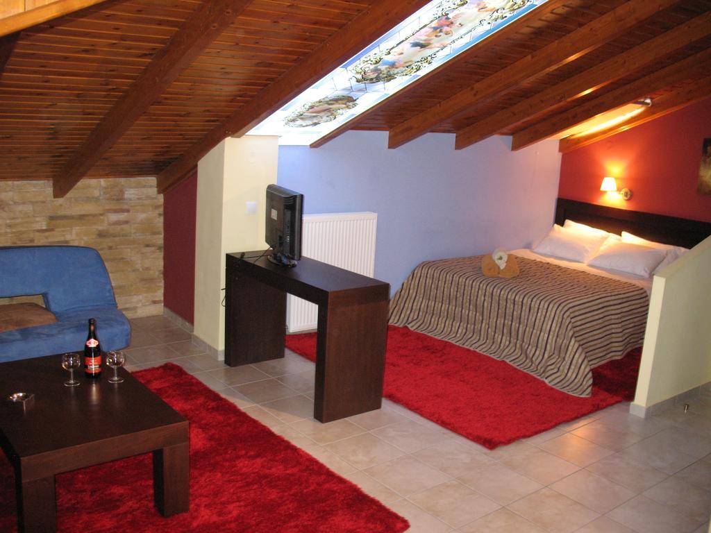 Hotel Prigipikon Suites And Sofites Loutra Ipatis Buitenkant foto