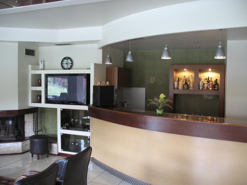 Hotel Prigipikon Suites And Sofites Loutra Ipatis Buitenkant foto