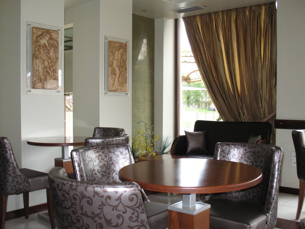 Hotel Prigipikon Suites And Sofites Loutra Ipatis Buitenkant foto