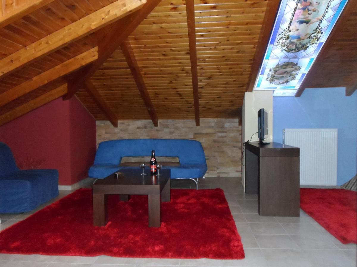 Hotel Prigipikon Suites And Sofites Loutra Ipatis Buitenkant foto