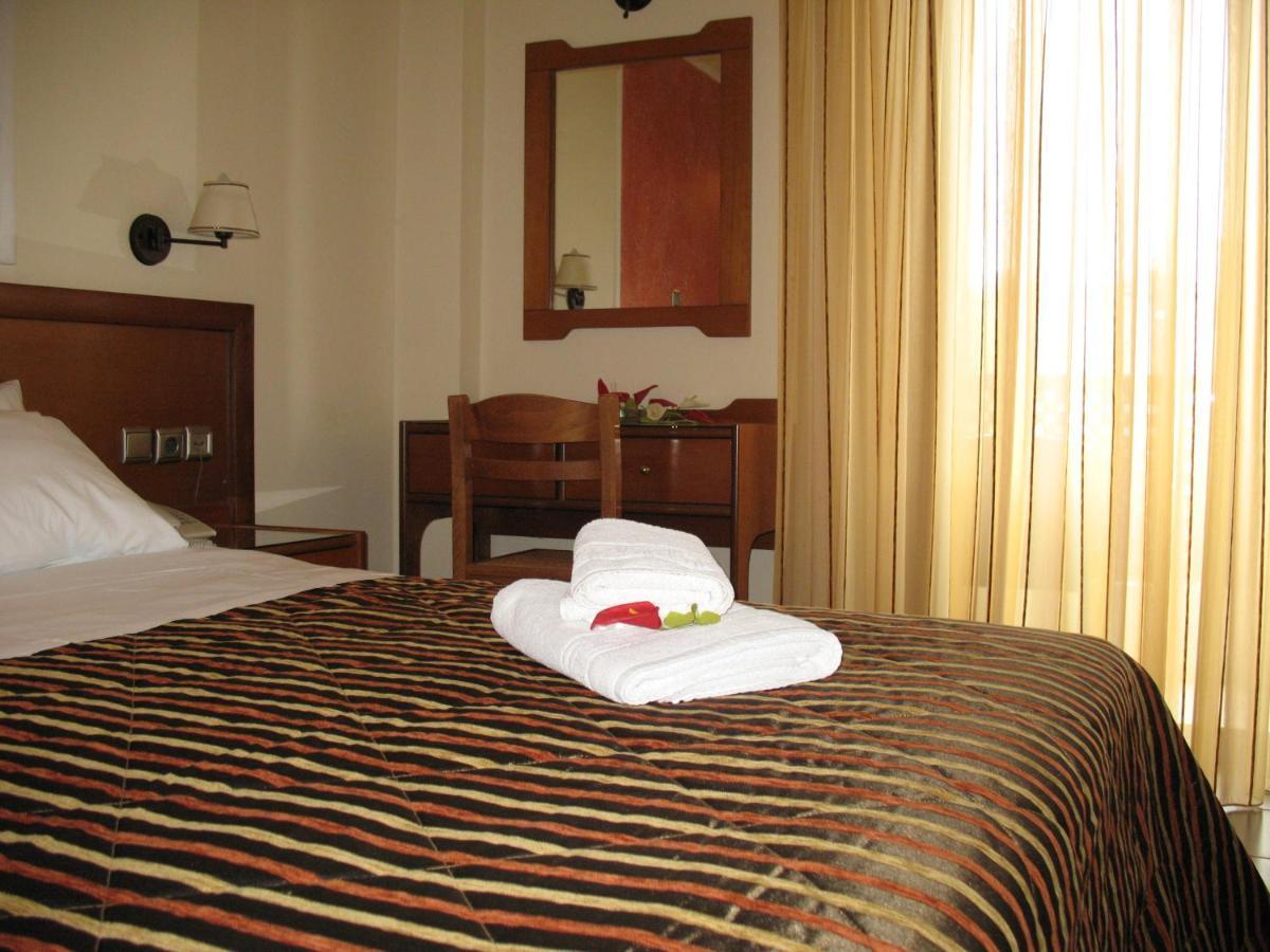 Hotel Prigipikon Suites And Sofites Loutra Ipatis Buitenkant foto