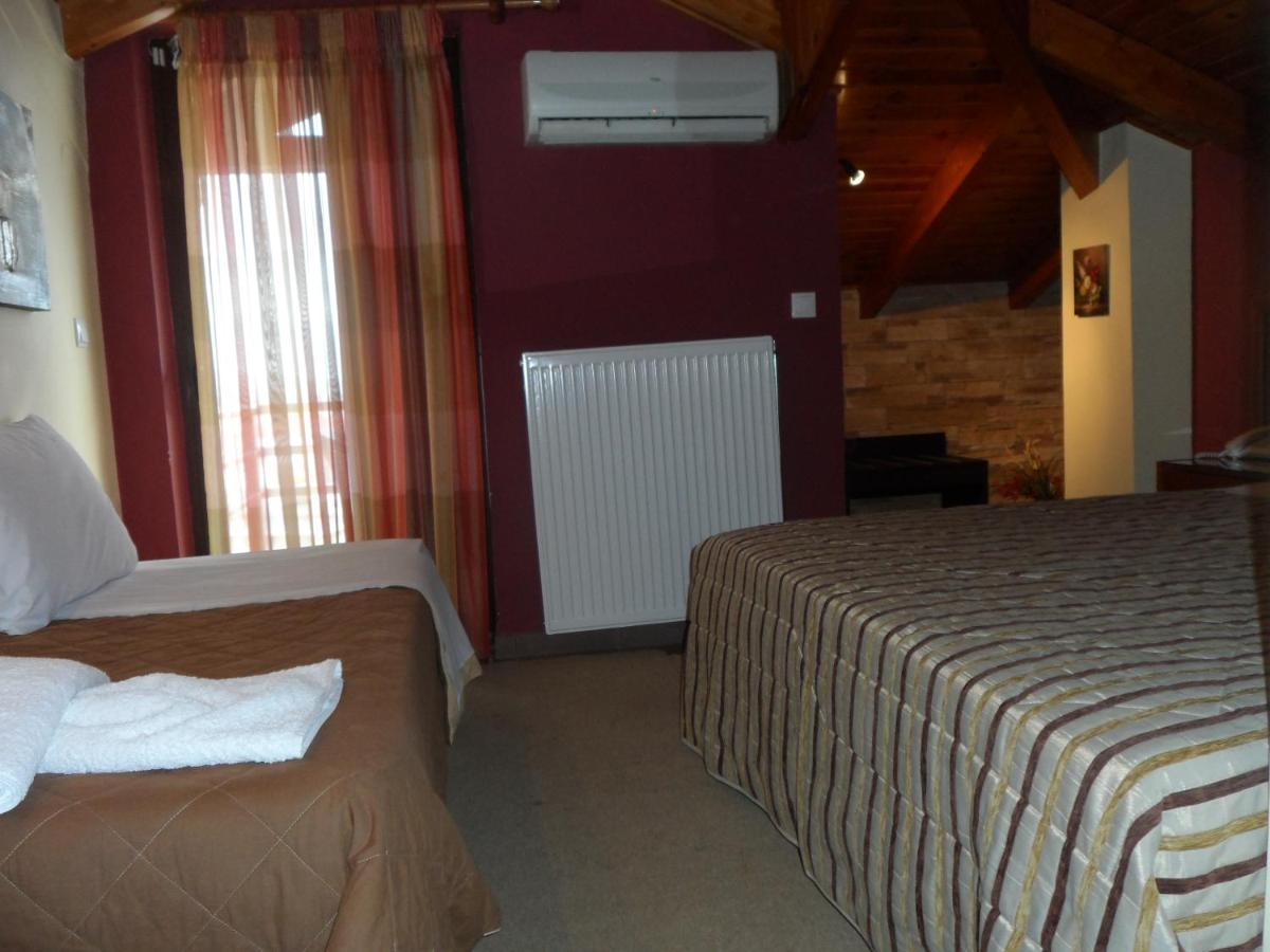 Hotel Prigipikon Suites And Sofites Loutra Ipatis Buitenkant foto