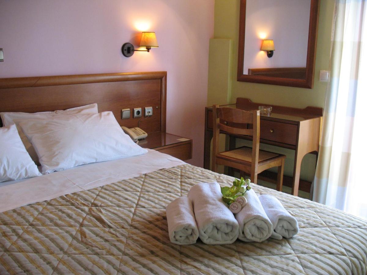 Hotel Prigipikon Suites And Sofites Loutra Ipatis Buitenkant foto