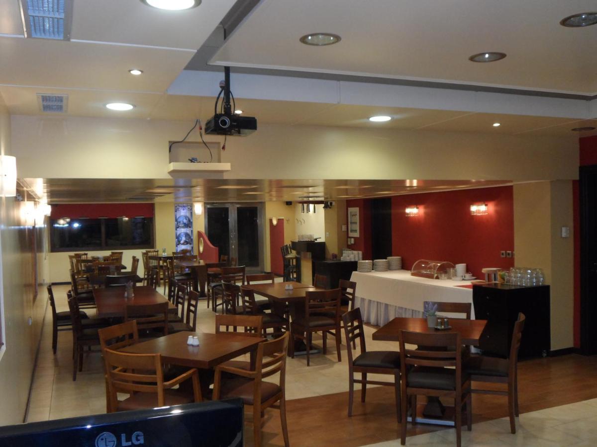 Hotel Prigipikon Suites And Sofites Loutra Ipatis Buitenkant foto