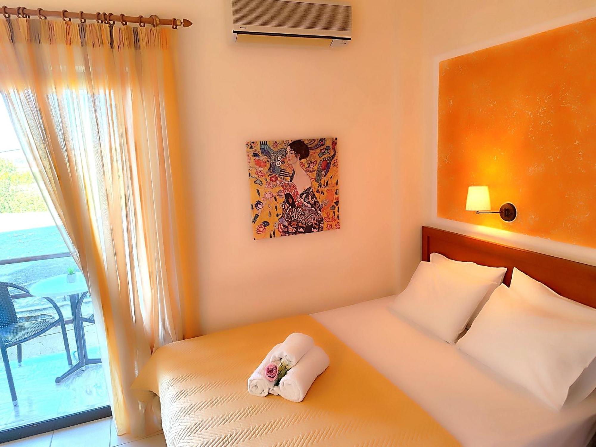 Hotel Prigipikon Suites And Sofites Loutra Ipatis Buitenkant foto