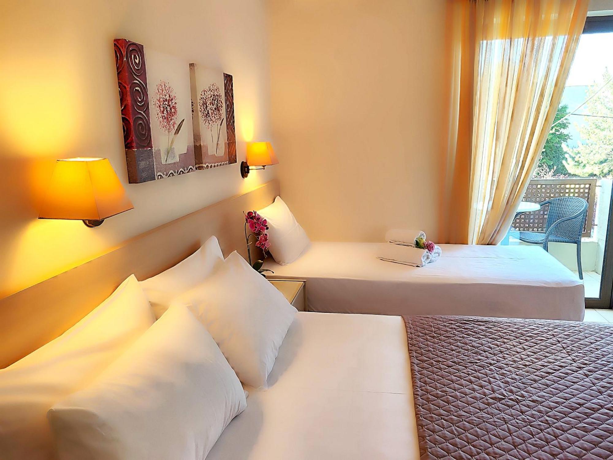 Hotel Prigipikon Suites And Sofites Loutra Ipatis Buitenkant foto