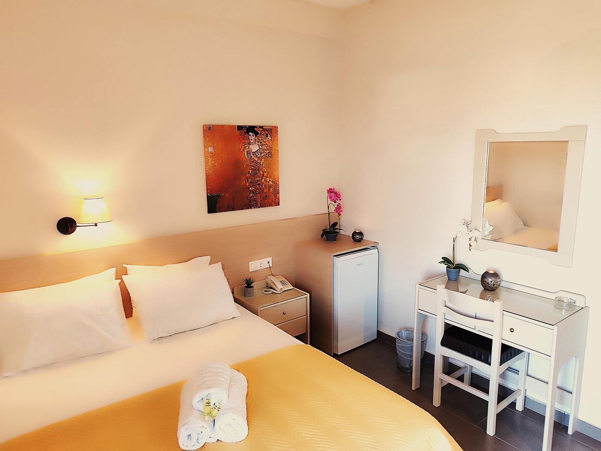 Hotel Prigipikon Suites And Sofites Loutra Ipatis Buitenkant foto